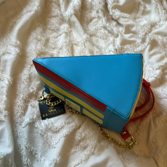 BNWT Loungefly Disney Snow White Cake Slice purse - Picture 6 of 6